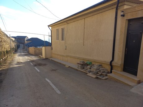 4 otaqlı həyət evi/bağ evi - Badamdar q. - 140 m²