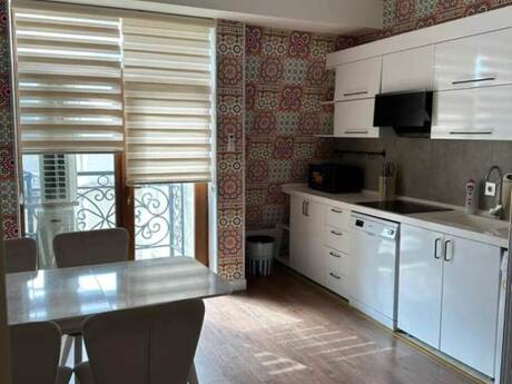 4 otaqlı yeni tikili - Ağ şəhər q. - 150 m²