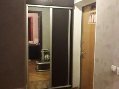 2 otaqlı köhnə tikili - İnşaatçılar m. - 35 m²