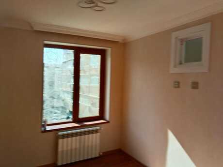 2 otaqlı köhnə tikili - Elmlər Akademiyası m. - 32 m²
