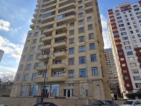 Obyekt - Elmlər Akademiyası m. - 288 m²