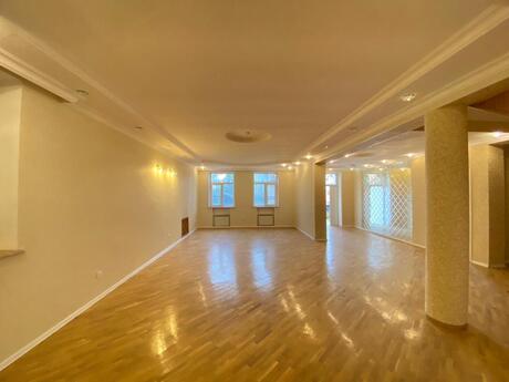 6 otaqlı həyət evi/bağ evi - Badamdar q. - 320 m²