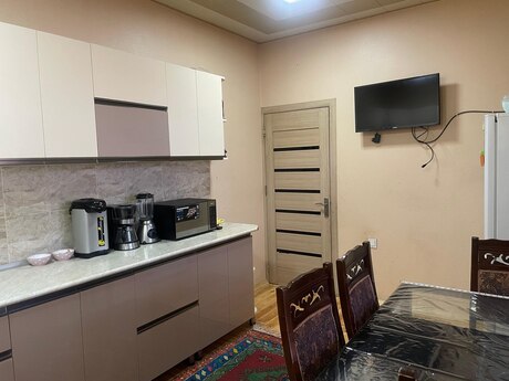 Satılır 7 otaqlı həyət evi/bağ evi 200 m², Savalan q.