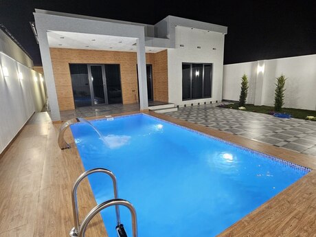 4 otaqlı həyət evi/bağ evi - Şüvəlan q. - 150 m²