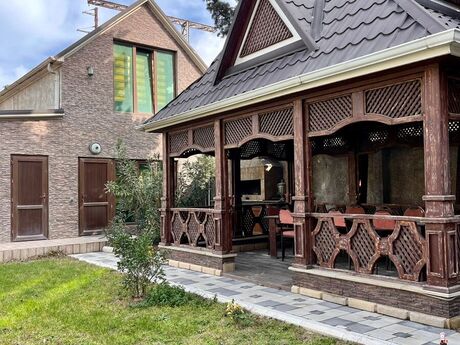 10 otaqlı həyət evi/bağ evi - Xırdalan - 750 m²