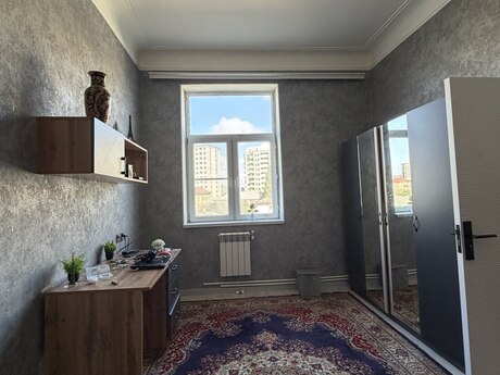 3 otaqlı köhnə tikili - Bakıxanov q. - 95 m²