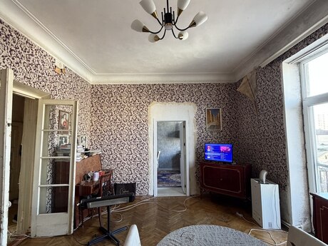 3 otaqlı köhnə tikili - Bakıxanov q. - 95 m²