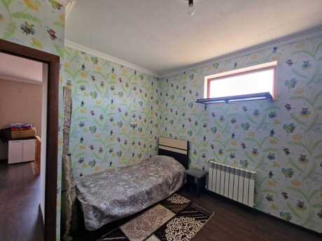 4 otaqlı həyət evi/bağ evi - Zabrat q. - 123 m²
