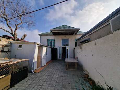 4 otaqlı həyət evi/bağ evi - Zabrat q. - 121 m²
