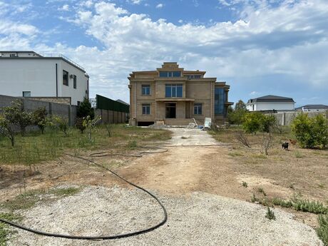 9 otaqlı həyət evi/bağ evi - Mərdəkan q. - 300 m²