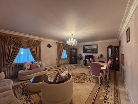10 otaqlı həyət evi/bağ evi - Xətai r. - 550 m²