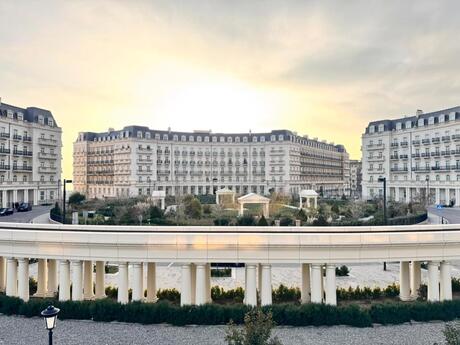 5 otaqlı yeni tikili - Ağ şəhər q. - 231 m²