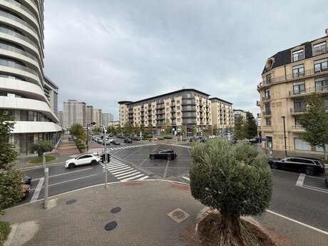 Elan №5911906 - Bakı, Ağ şəhər q., 3 otaqlı, 130 m², 2/8 mərtəbə