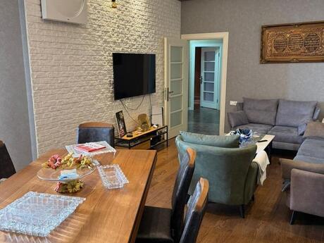 3-комн. новостройка - м. 8 ноября - 115 м²