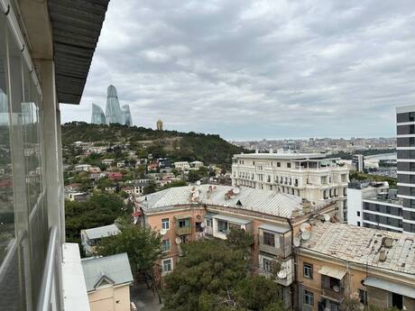 Elan №5912606 - Bakı, Bayıl q., 3 otaqlı, 92 m², 7/7 mərtəbə