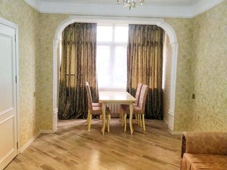 Elan №5912779 - Bakı, Memar Əcəmi m., 2 otaqlı, 45 m², 2/5 mərtəbə