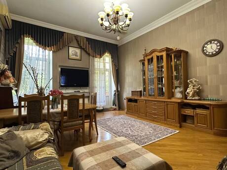 4 otaqlı köhnə tikili - Sahil m. - 138 m²