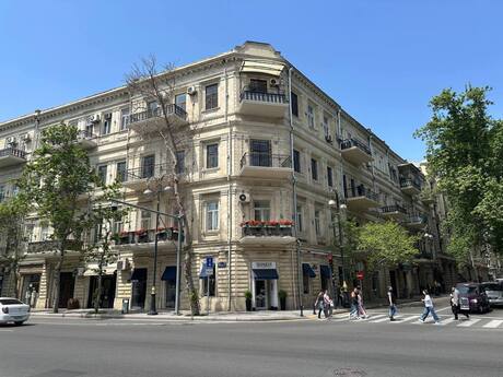 4 otaqlı köhnə tikili - Sahil m. - 138 m²