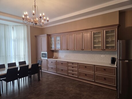 7 otaqlı yeni tikili - 28 May m. - 400 m²