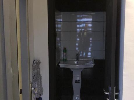3 otaqlı ofis - İnşaatçılar m. - 105 m²