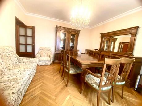 4-комн. вторичка - м. Иншаатчылар - 84 м²