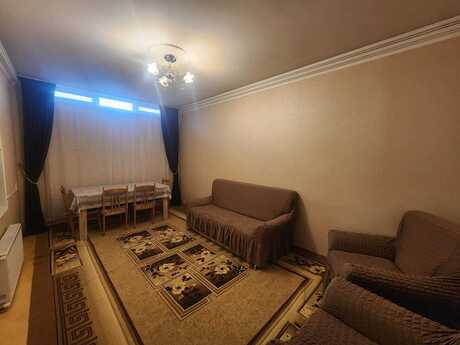 2 otaqlı həyət evi/bağ evi - Elmlər Akademiyası m. - 80 m²