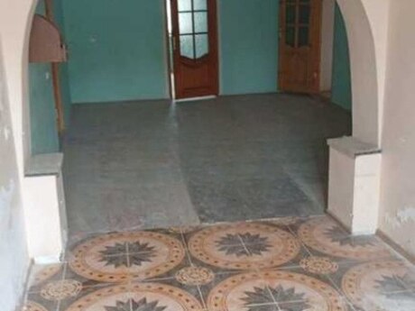 6 otaqlı həyət evi/bağ evi - Novxanı q. - 180 m²