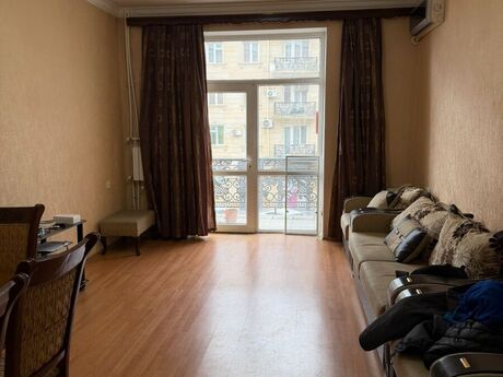 2 otaqlı köhnə tikili - Şah İsmayıl Xətai m. - 66 m²
