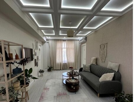 3 otaqlı köhnə tikili - Gənclik m. - 78 m²