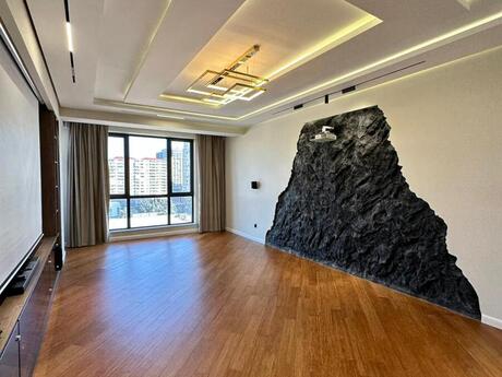 Elan №5913930 - Bakı, Şah İsmayıl Xətai m., 4 otaqlı, 200 m², 9/17 mərtəbə