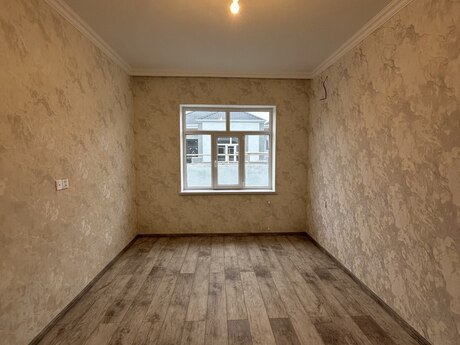 2 otaqlı həyət evi/bağ evi - Zabrat q. - 50 m²