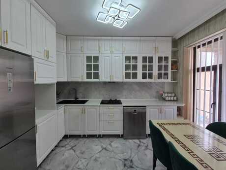 6 otaqlı həyət evi/bağ evi - Bakıxanov q. - 220 m²
