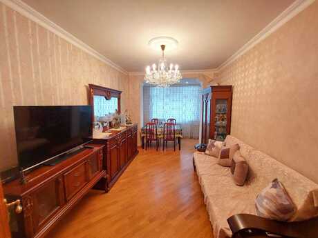 2 otaqlı köhnə tikili - Azadlıq Prospekti m. - 70 m²