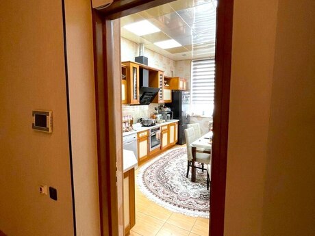 3-комн. новостройка - м. 8 ноября - 150 м²