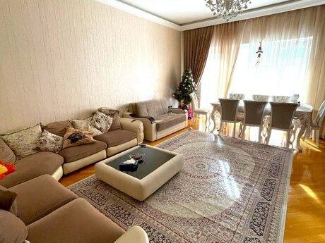 3-комн. новостройка - м. 8 ноября - 150 м²