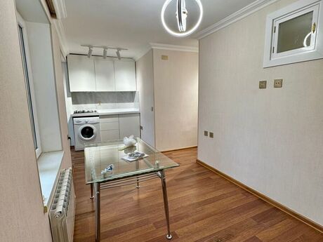 2 otaqlı köhnə tikili - Elmlər Akademiyası m. - 31 m²