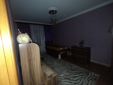 3 otaqlı köhnə tikili - Bakıxanov q. - 90 m²