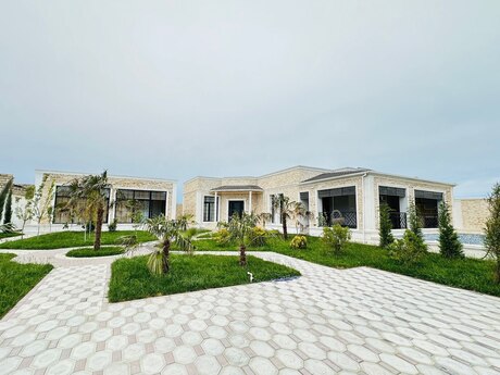 4 otaqlı həyət evi/bağ evi - Mərdəkan q. - 280 m²