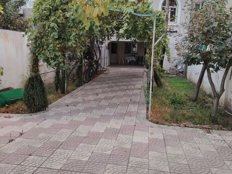 4 otaqlı həyət evi/bağ evi - Keşlə q. - 200 m²