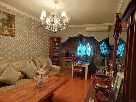 4 otaqlı köhnə tikili - Azadlıq Prospekti m. - 115 m²