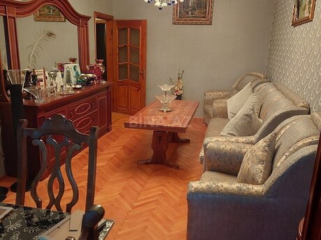4 otaqlı köhnə tikili - Azadlıq Prospekti m. - 115 m²