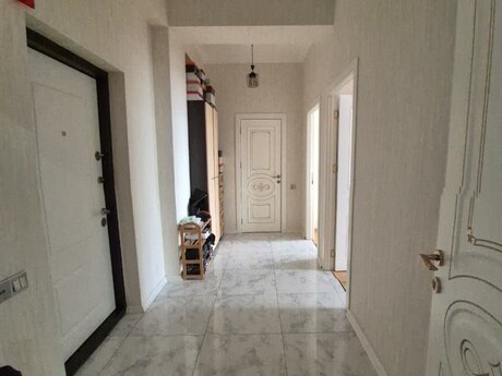 3-комн. новостройка - м. Автовокзал - 72 м²