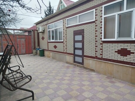 4 otaqlı həyət evi/bağ evi - Suraxanı r. - 172 m²