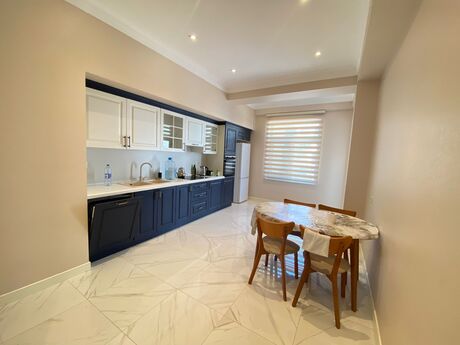 4-room apartment for rent, 200 m², Ağ şəhər: 2 200 ₼/mo 5