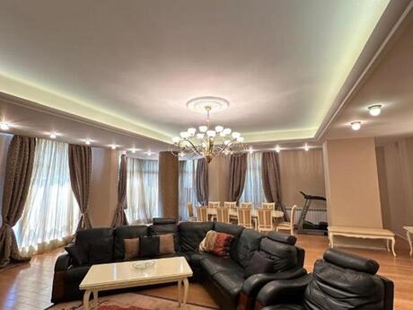 4 otaqlı yeni tikili - 28 May m. - 240 m²
