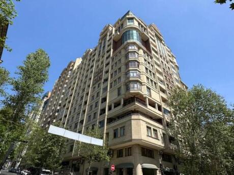 4 otaqlı yeni tikili - 28 May m. - 240 m²