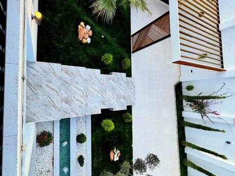 5 otaqlı həyət evi/bağ evi - Mərdəkan q. - 300 m²