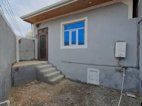 Satılır 3 otaqlı həyət evi/bağ evi 65 m², Binə q.