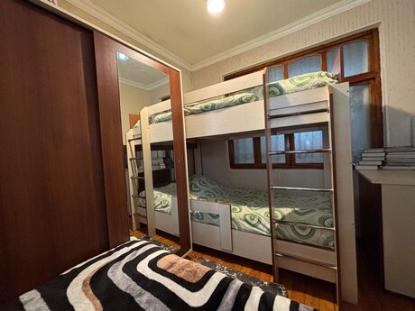 Satlr 3 otaql khn tikili 50 m, Azadlq Prospekti m.