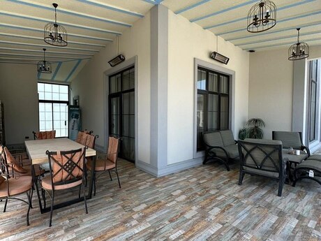House with Garden, Villa For Rent